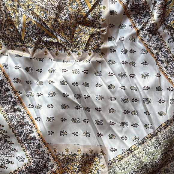 Boho Paisley Ruched Slit Midi
Skirt, Size: 2X - Picture 13 of 17